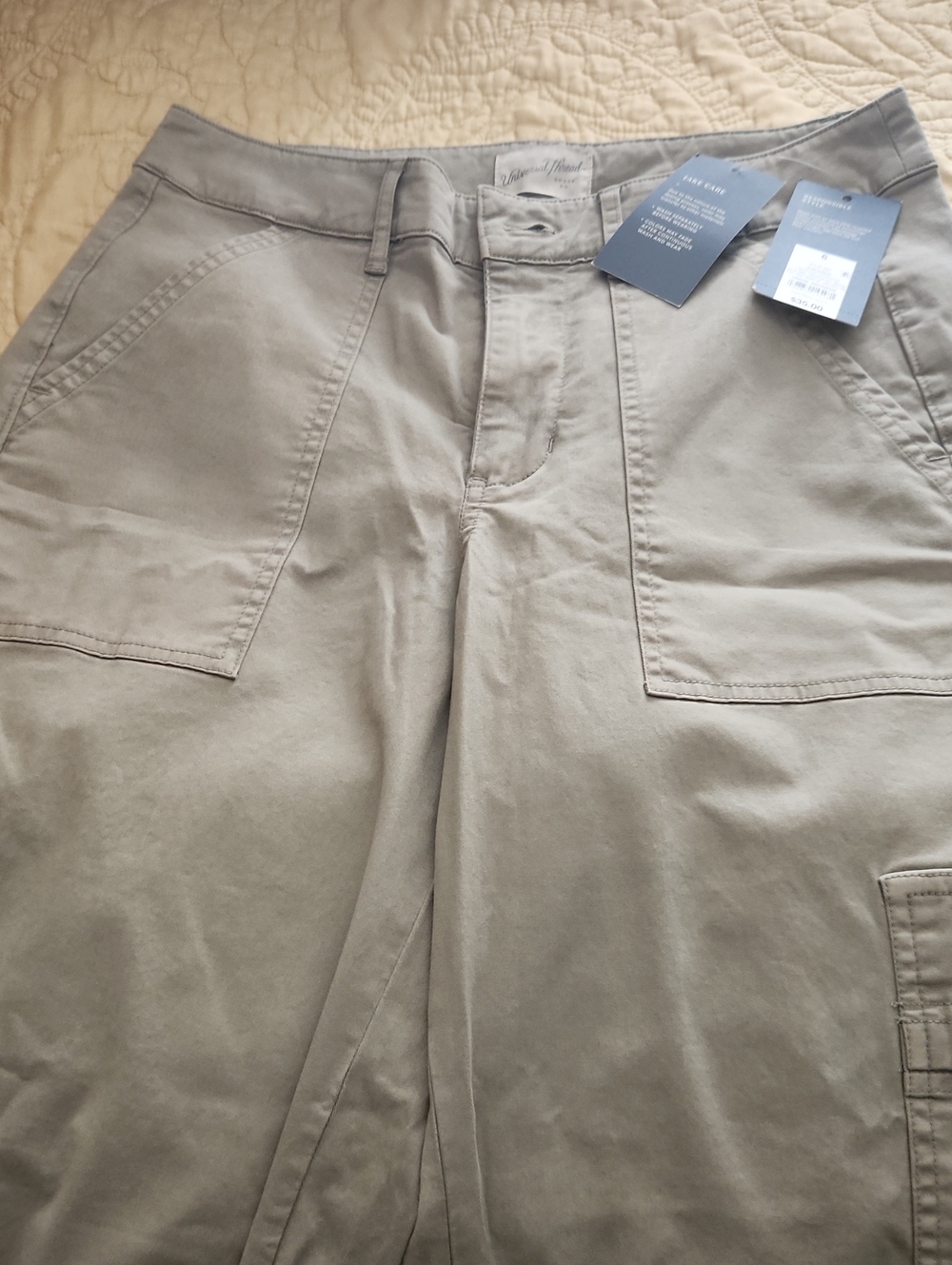 Universal Thread Women's Cargo Pants - Light Gray/Green